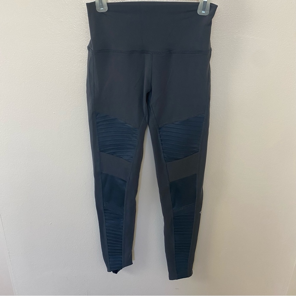 Alo Yoga Mesh Gray Leggings - Picture 4 of 9